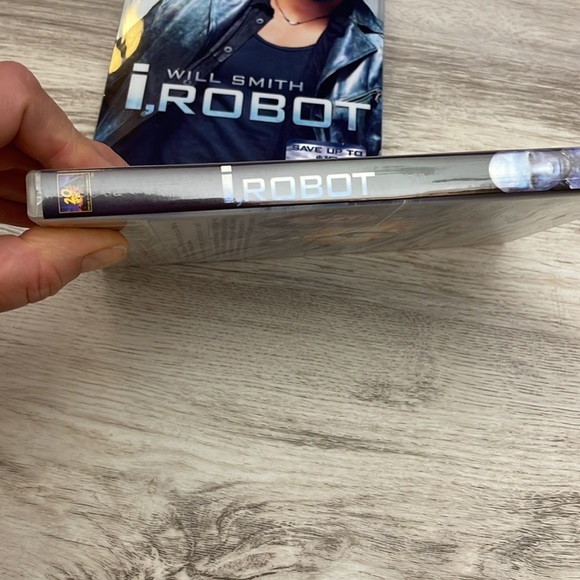 I, Robot DVD Movie 2004 1h 55m Will Smith, Bridget Moynahan Sci-Fi, Action PG-13 - Picture 3 of 6